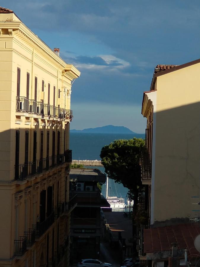Hotel Mi Casa Tu Casa Formia Exterior foto